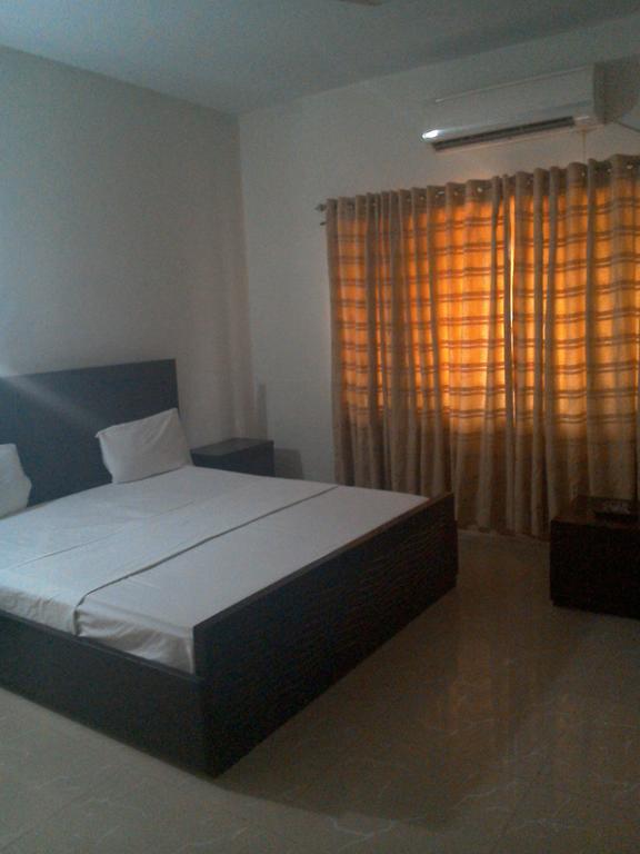 Pyramid International Guest House อิสลามาบัด ภายนอก รูปภาพ