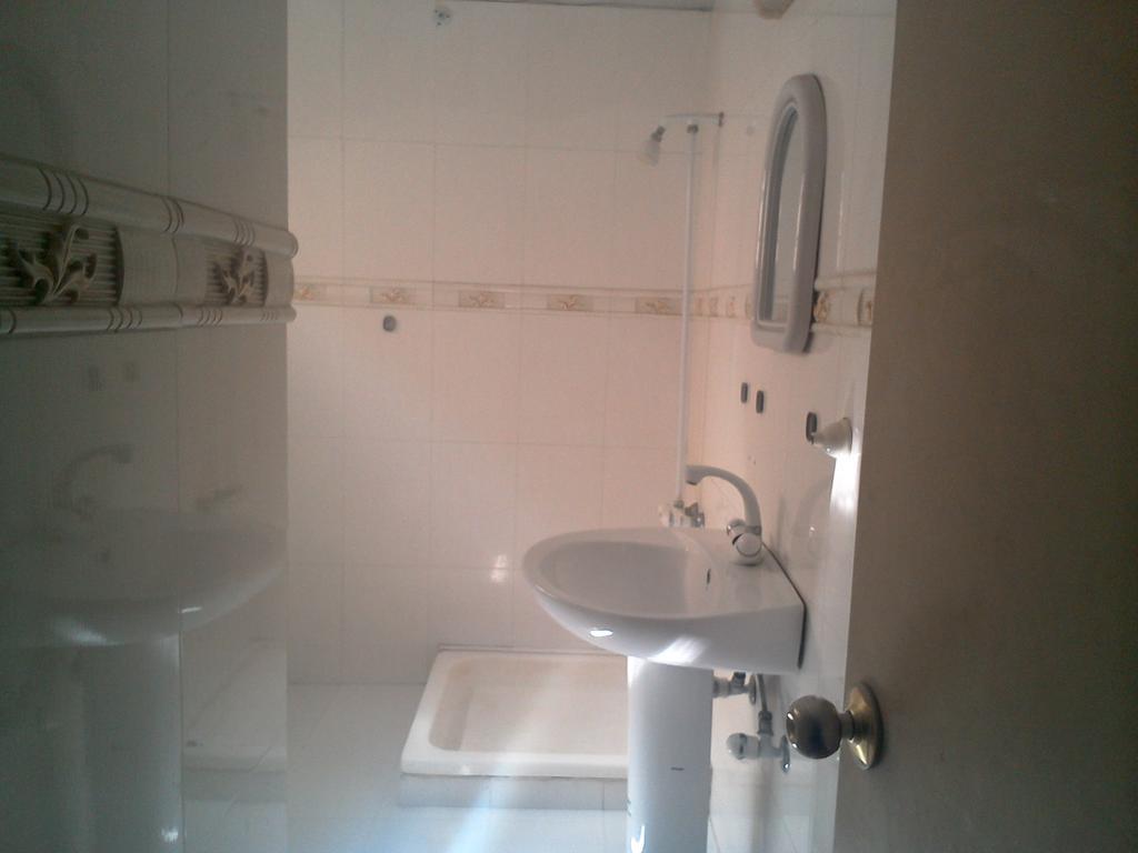 Pyramid International Guest House อิสลามาบัด ภายนอก รูปภาพ