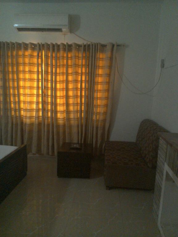 Pyramid International Guest House อิสลามาบัด ภายนอก รูปภาพ