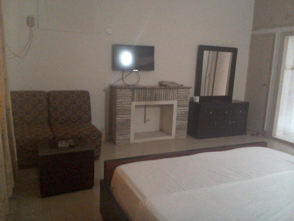 Pyramid International Guest House อิสลามาบัด ภายนอก รูปภาพ