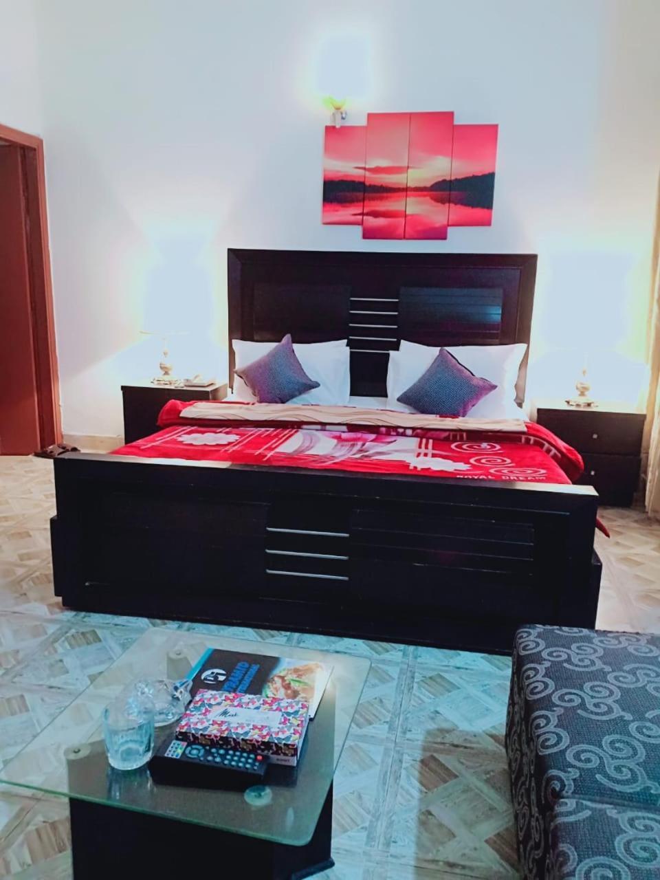 Pyramid International Guest House อิสลามาบัด ภายนอก รูปภาพ