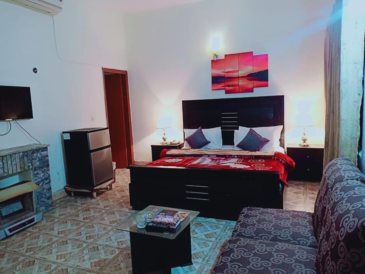 Pyramid International Guest House อิสลามาบัด ภายนอก รูปภาพ