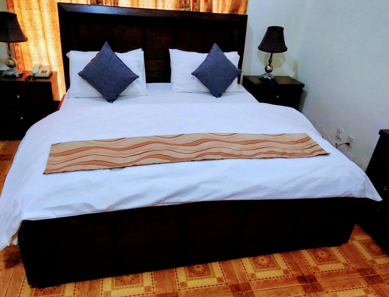 Pyramid International Guest House อิสลามาบัด ภายนอก รูปภาพ