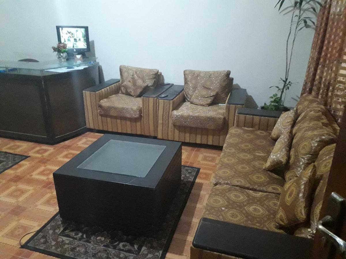 Pyramid International Guest House อิสลามาบัด ภายนอก รูปภาพ